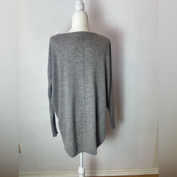 Subtleluxury gray oversized 100% cashmere V-neck Sweater size S/M - Picture 3 of 11